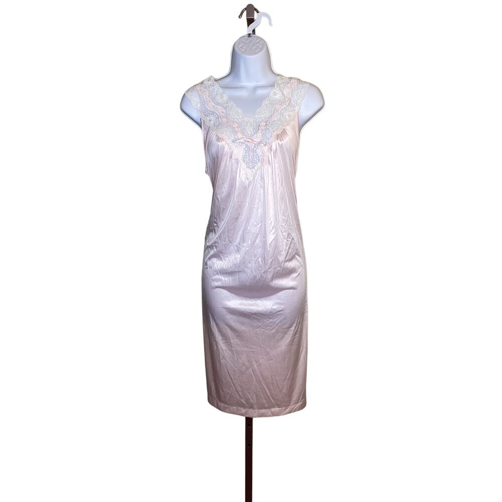 Vanity Fair Women Vntg Satin/lace Nightgown Sm EUC light pink Modest intimates